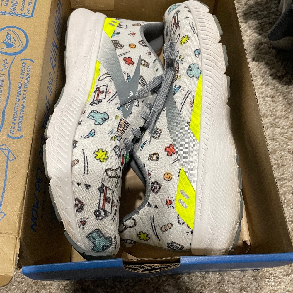 Women’s Brooks Hospital Theme Athletic Shoes size 9.5